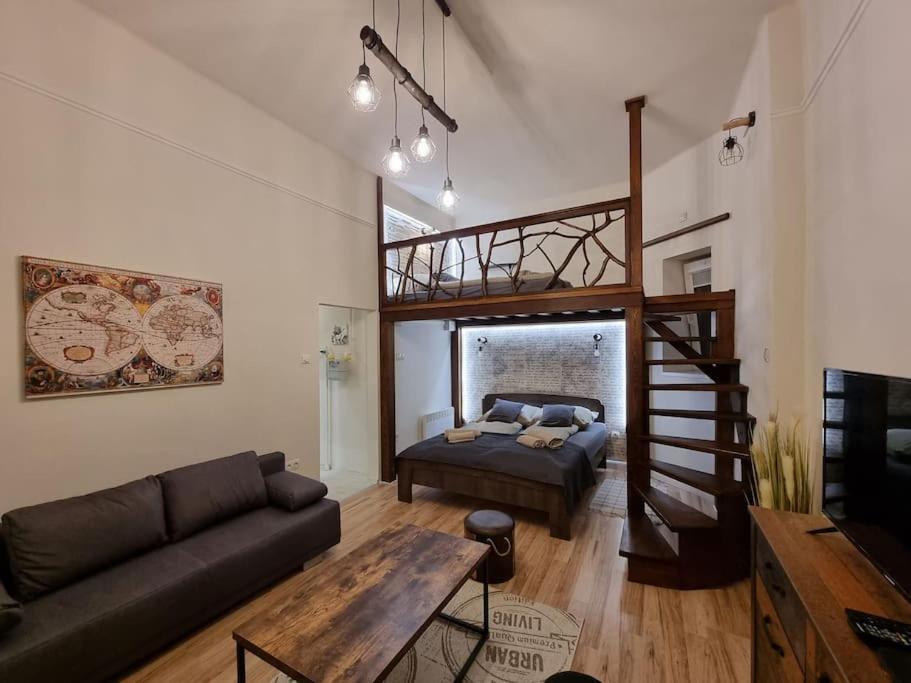 Vintage Apartman In City Center Μίσκολτς Εξωτερικό φωτογραφία